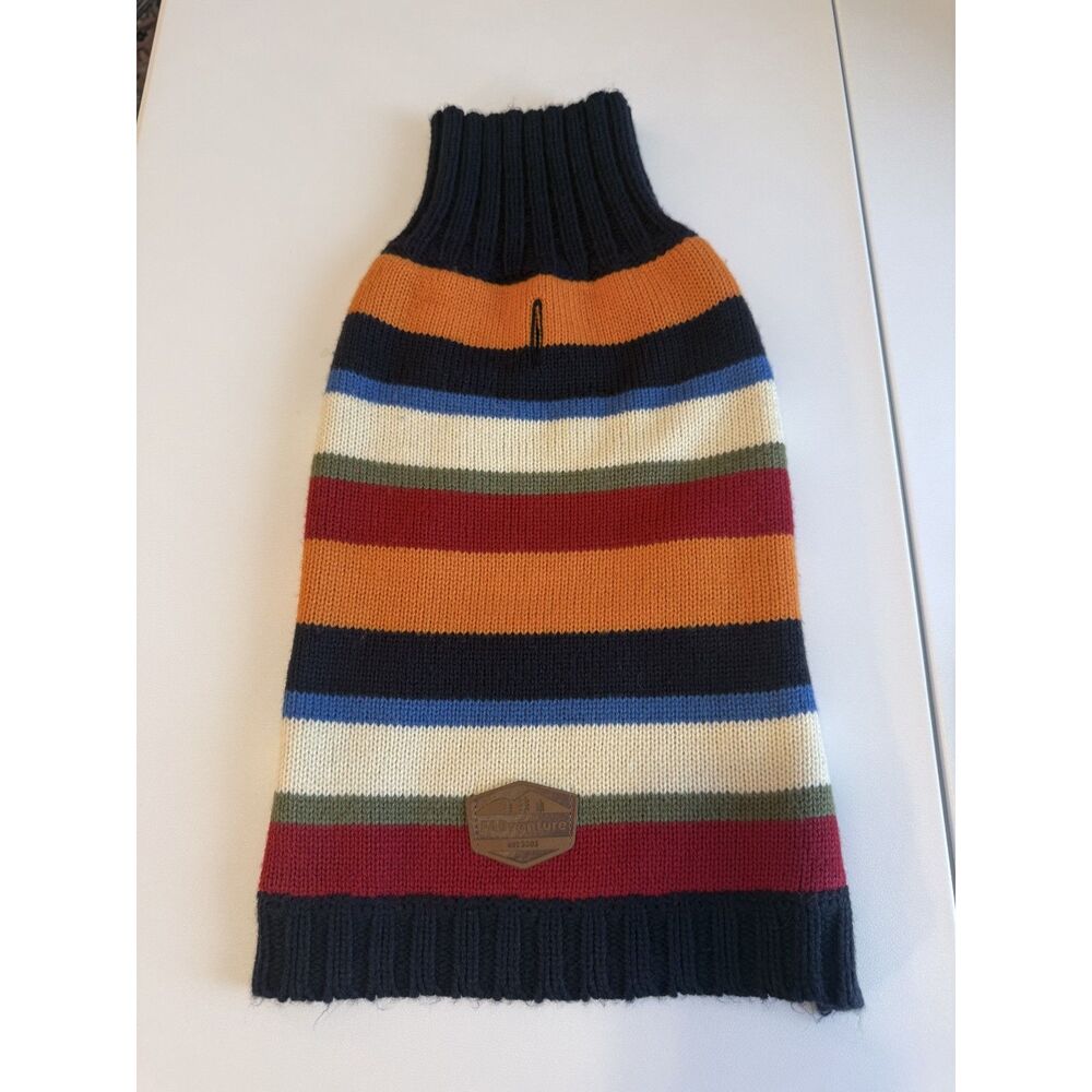 Fabventure Dog Sweater Medium Striped Turtleneck Knit Leash Hole Cabin Outdoor